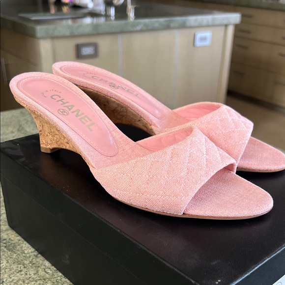 Chanel Light Pink Quilted Wedges - Picture 1 of 6
